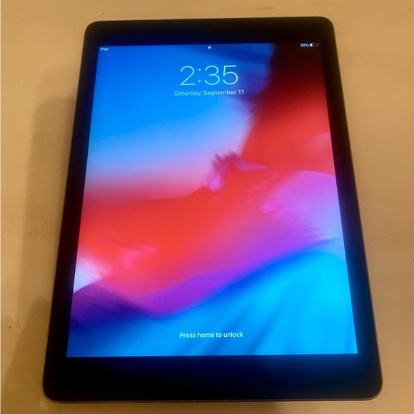 iPad Air (WiFi) / 16GB / MD785LL/A - Picture 1 of 2